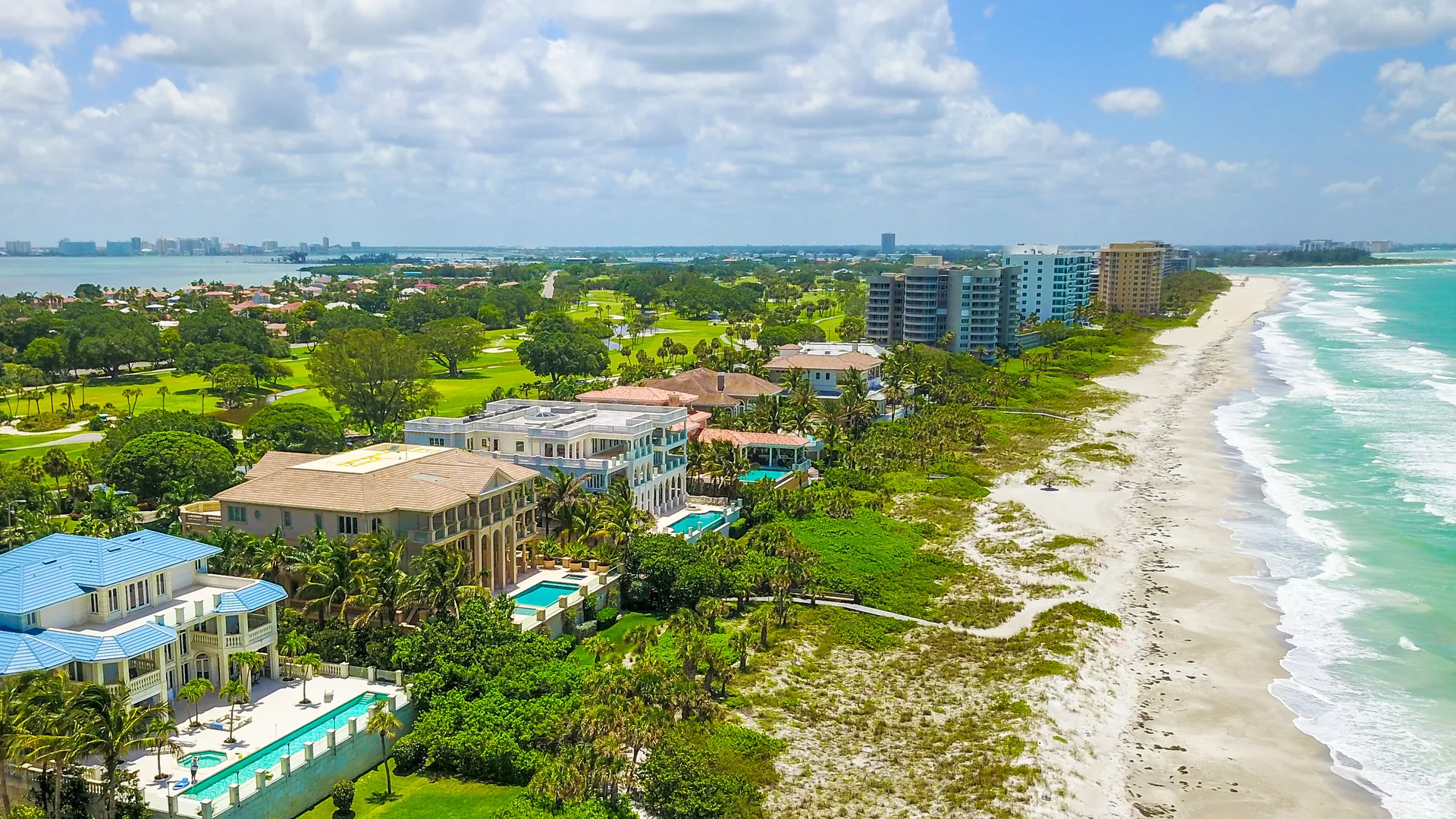 Luxury waterfront homes and properties in Longboat Key, Florida - Casa Novay Design service area